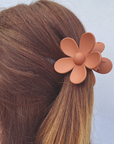 Daisy Clip In Brown Sugar
