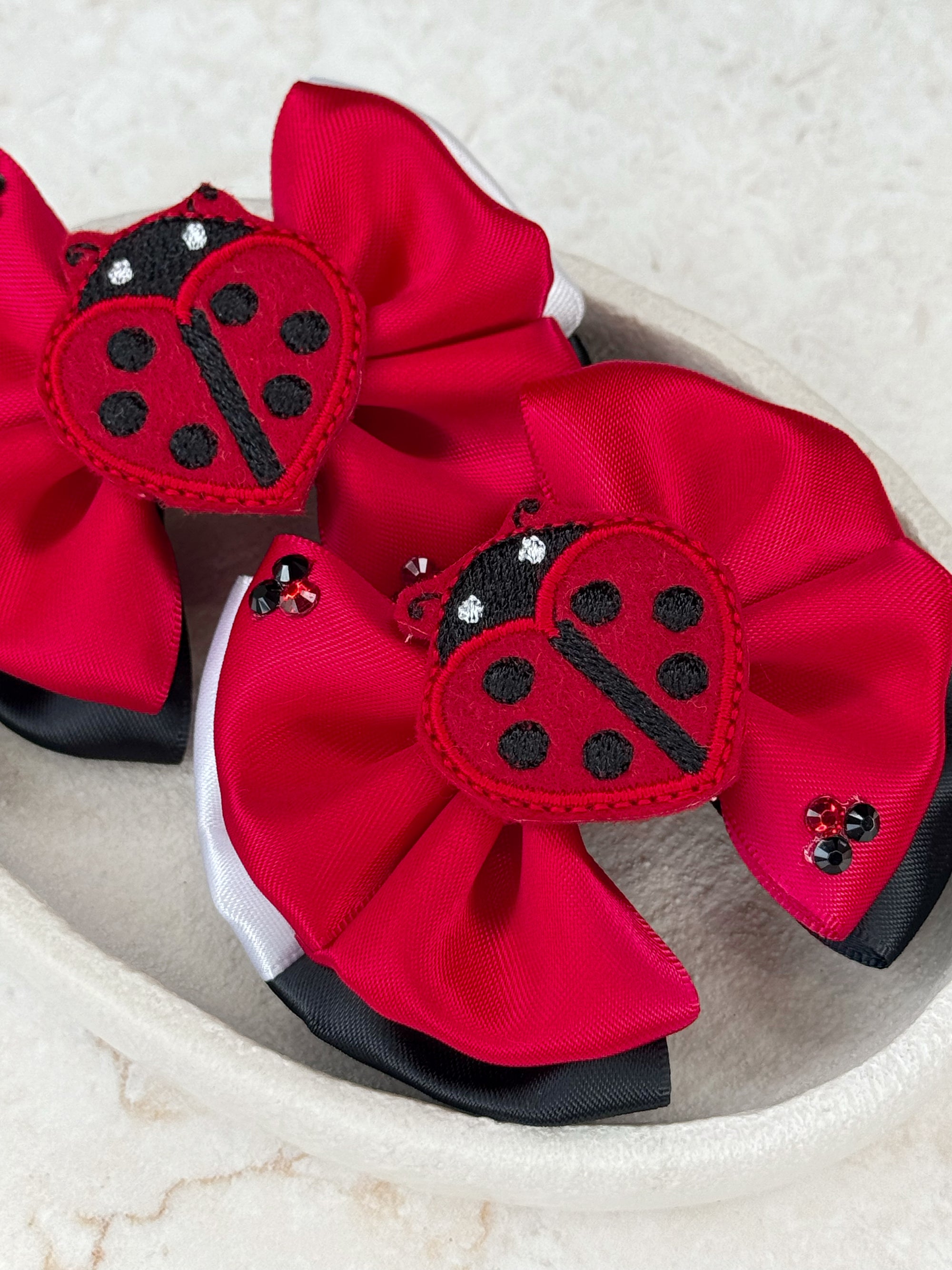 Love Bug Capri Baby Bow
