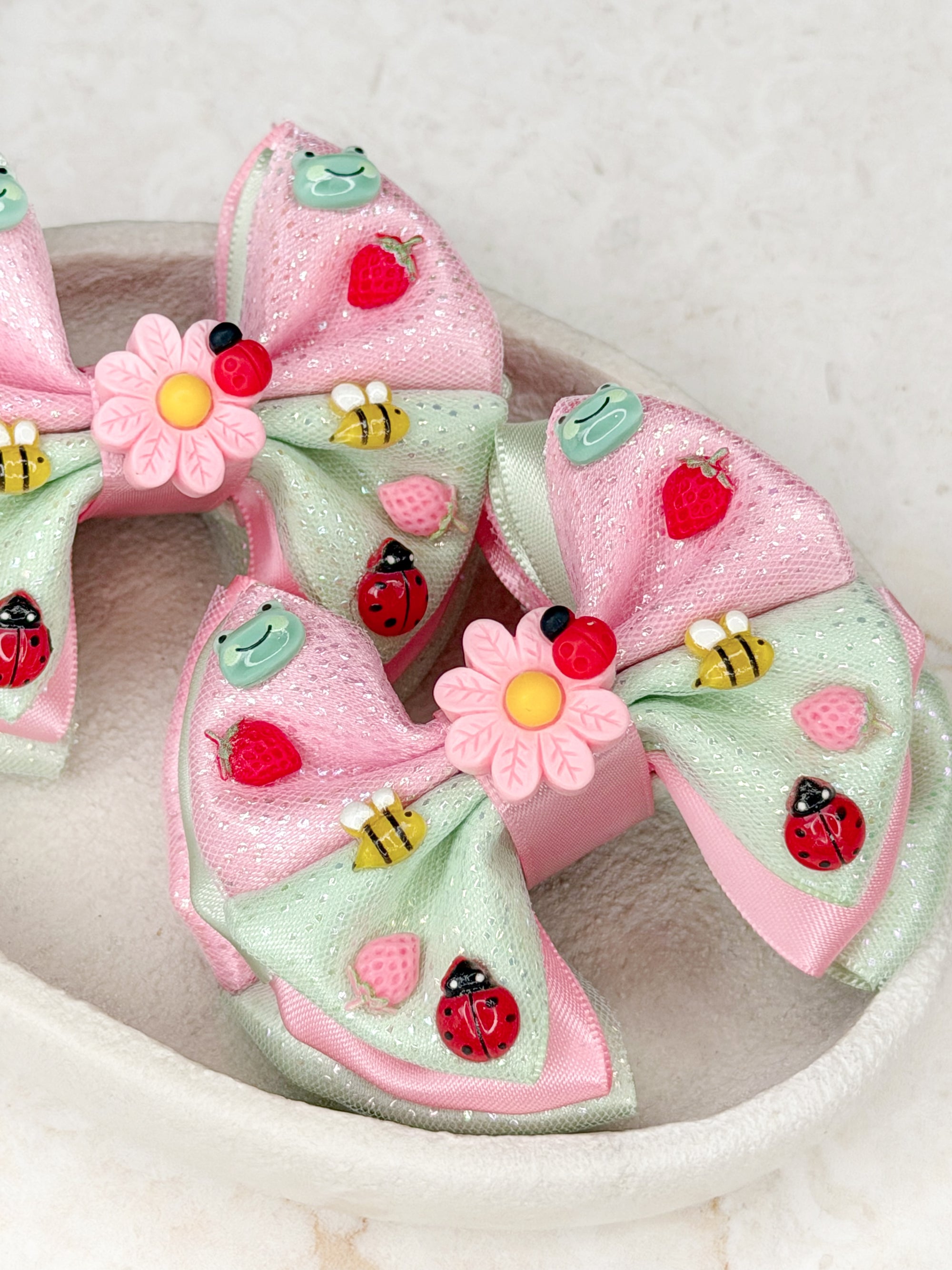 Bugs Life Capri Baby Bow