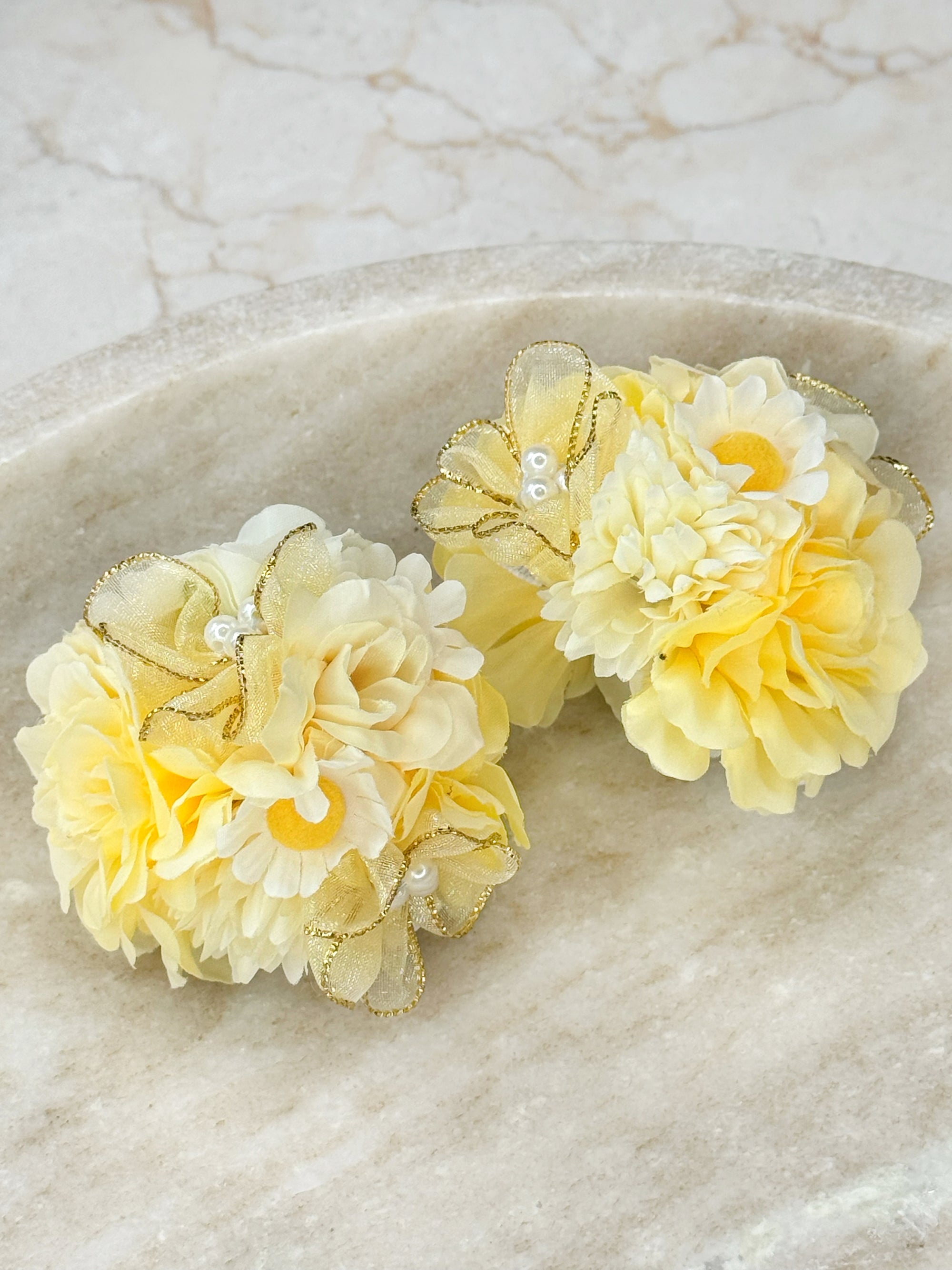Daisy Blooming Flower Pigtail Set