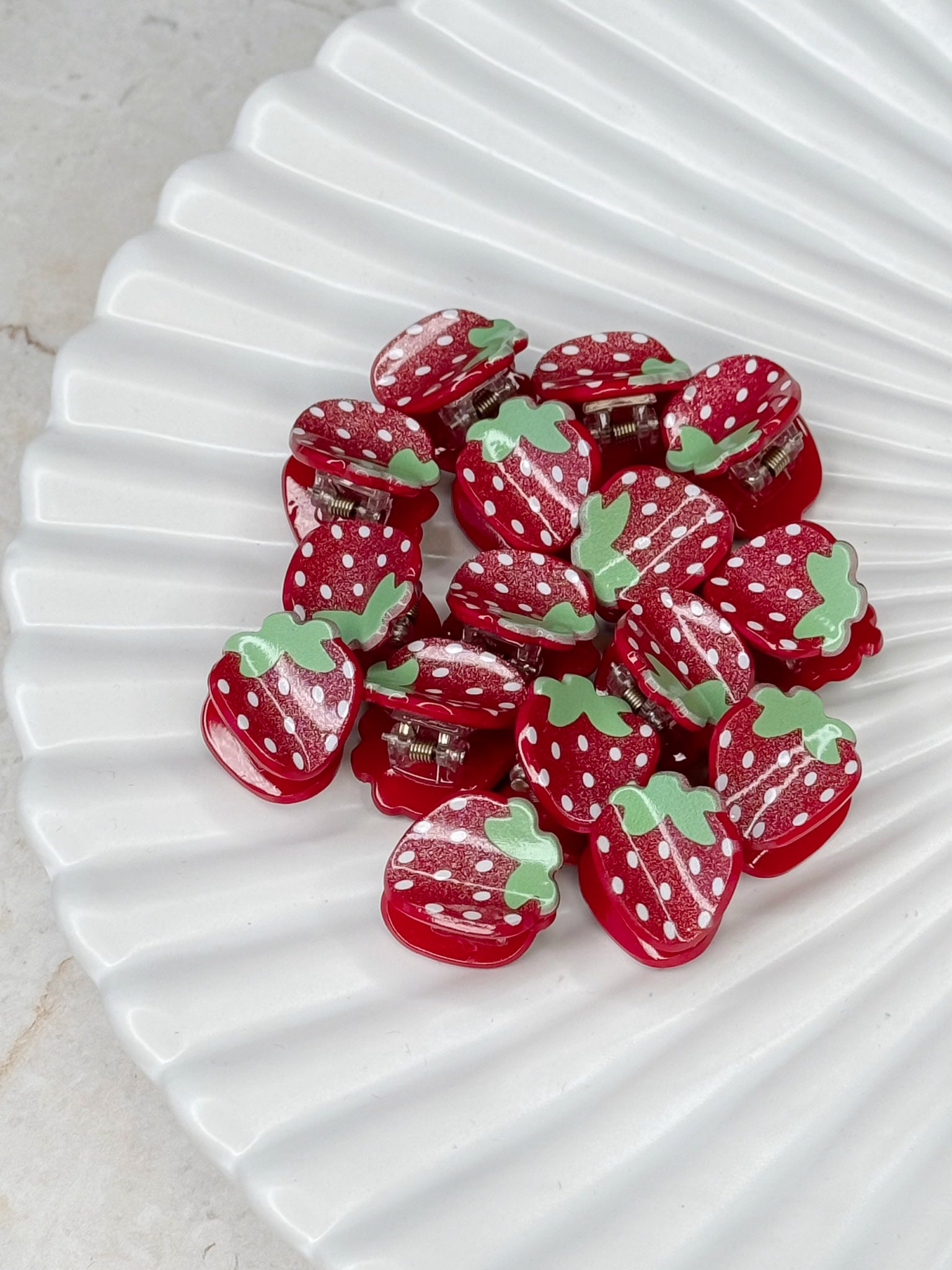 Mini Strawberry Girls Claw Clips