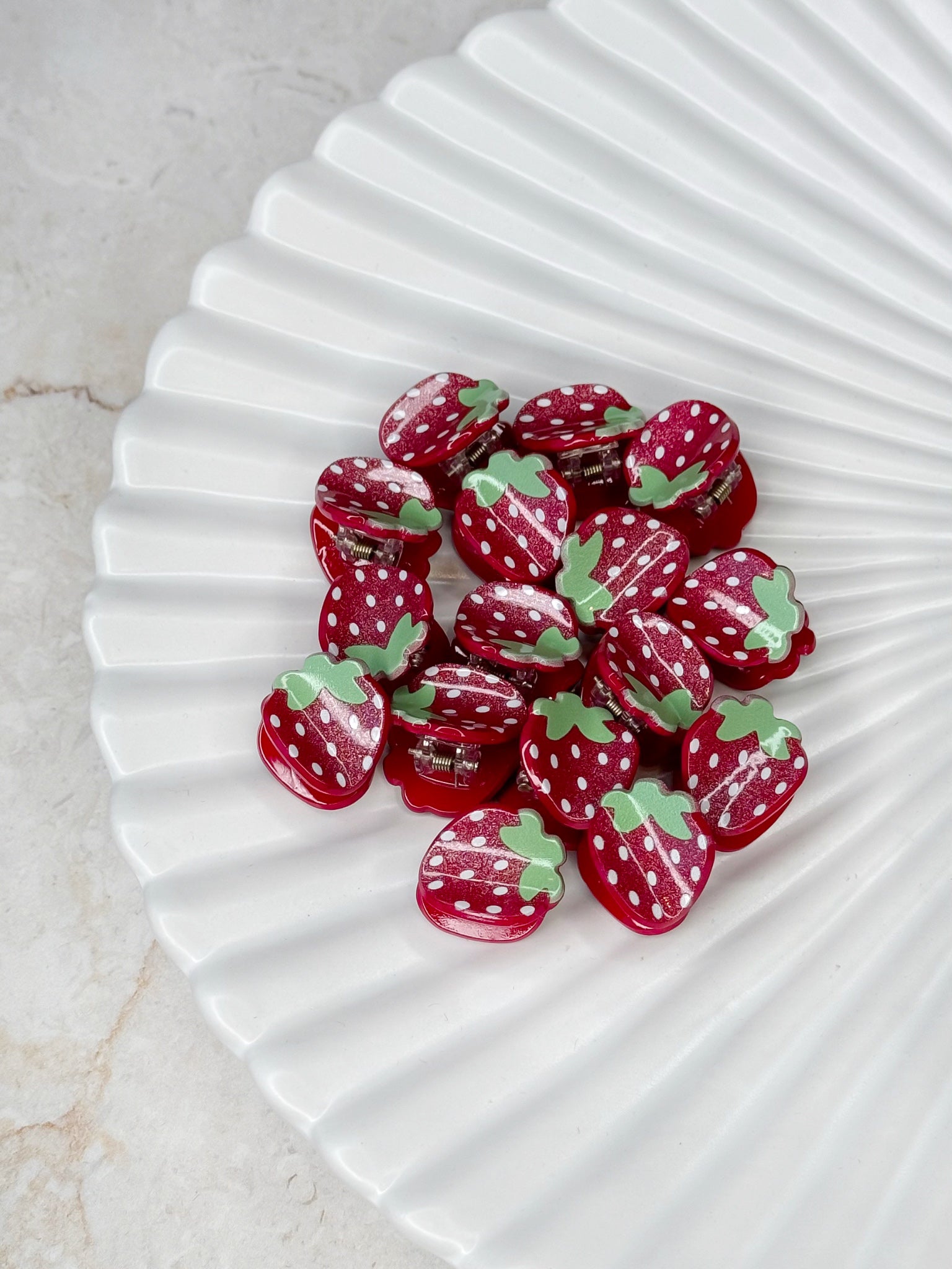 Mini Strawberry Girls Claw Clips