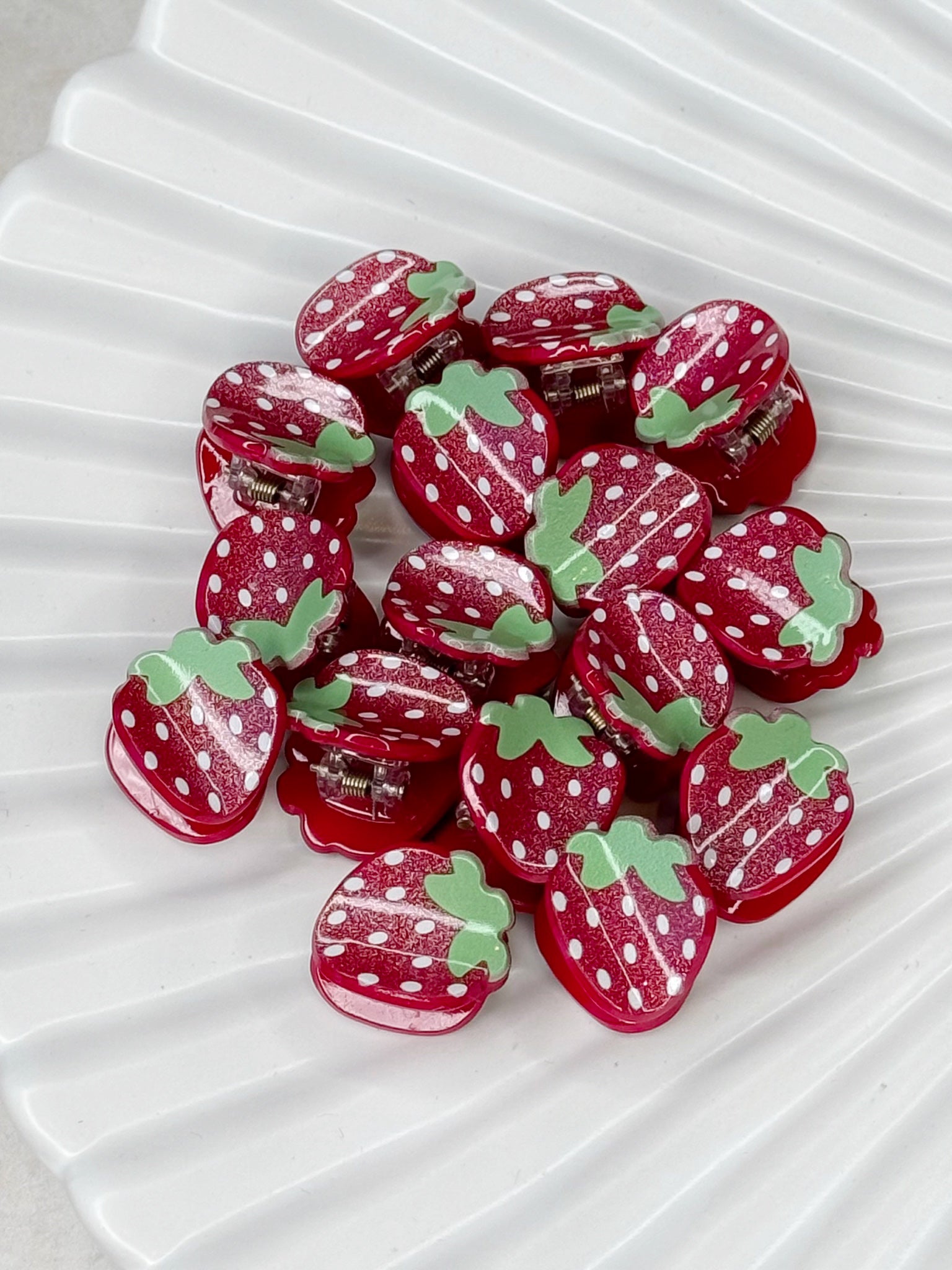 Mini Strawberry Girls Claw Clips