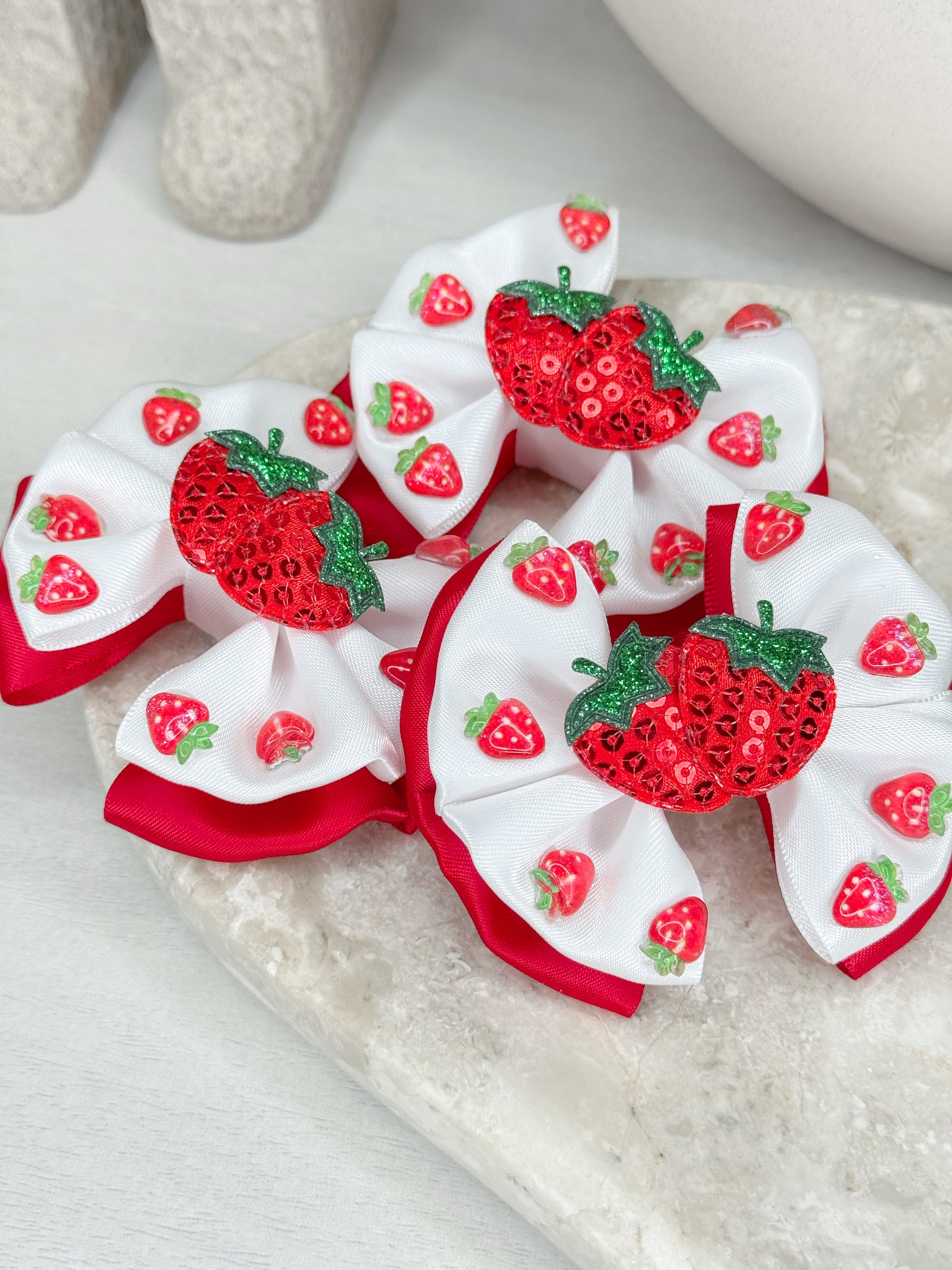 Strawberry Shortcake Capri Baby Bow