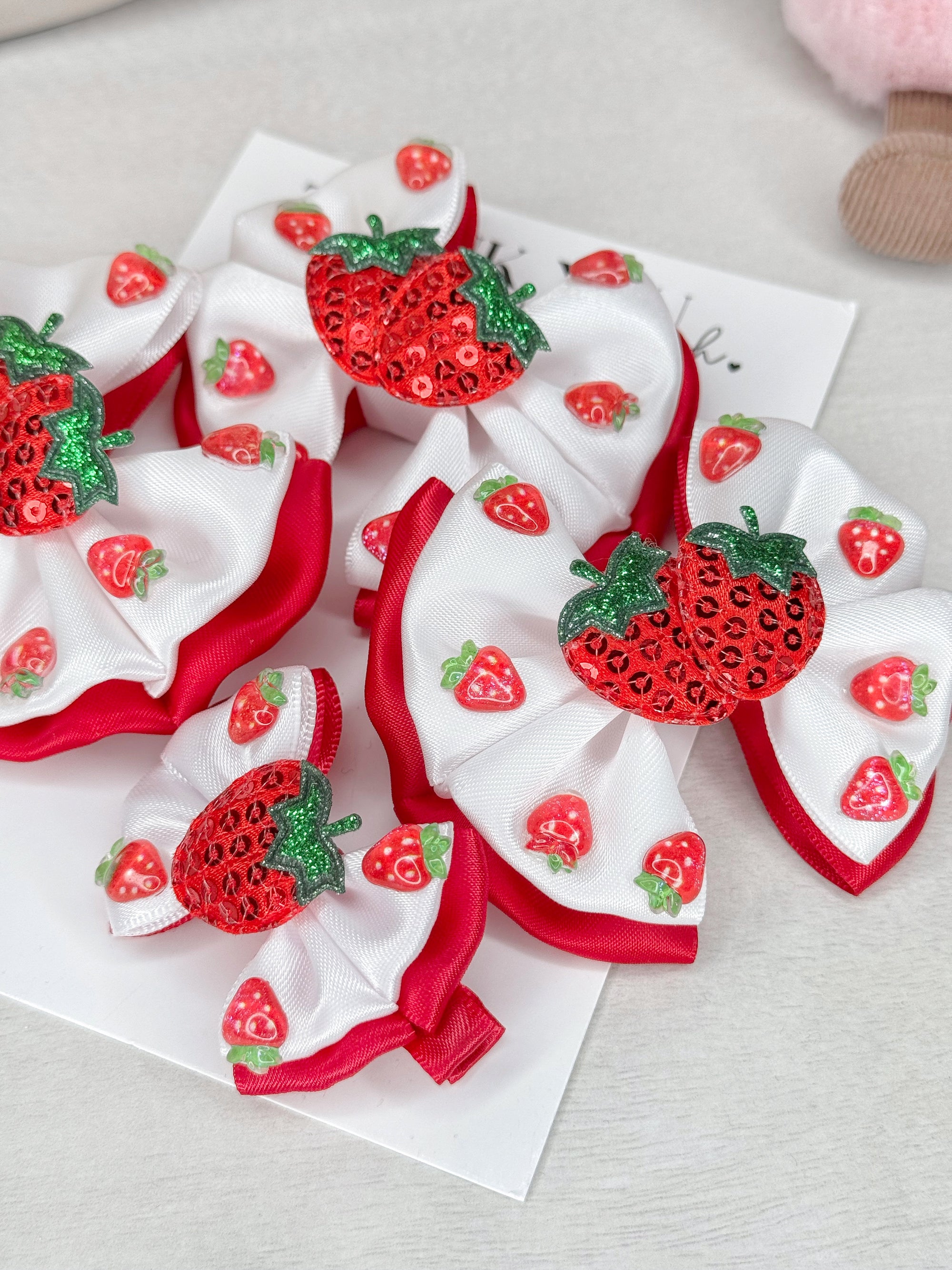 Strawberry Shortcake Capri Baby Bow